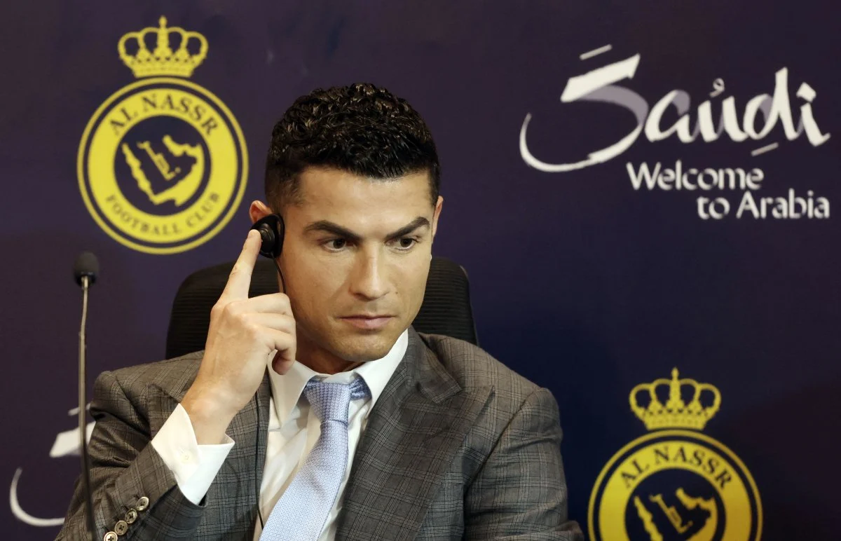 2 Yıllık Sözleşme: Cristiano Ronaldo, Al Nassr'da! 2 Yıllık Sözleşme: Cristiano Ronaldo, Al Nassr'da!