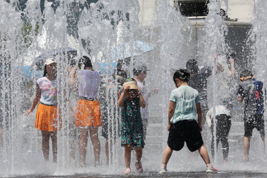 40°C Scorcher In Indore: CMHO Issues Heatwave Advisory 40°C Scorcher In Indore: CMHO Issues Heatwave Advisory