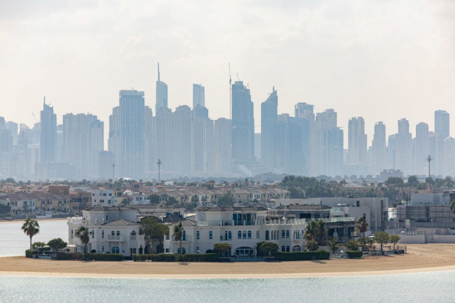 $584 Million: Dubai Holding Expands REIT Initial Public Offering $584 Million: Dubai Holding Expands REIT Initial Public Offering