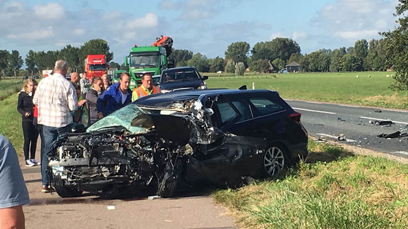 A67 Grashoek: Dodelijk Ongeval Met Drie Auto's, Slachtoffer Uit Venlo A67 Grashoek: Dodelijk Ongeval Met Drie Auto's, Slachtoffer Uit Venlo