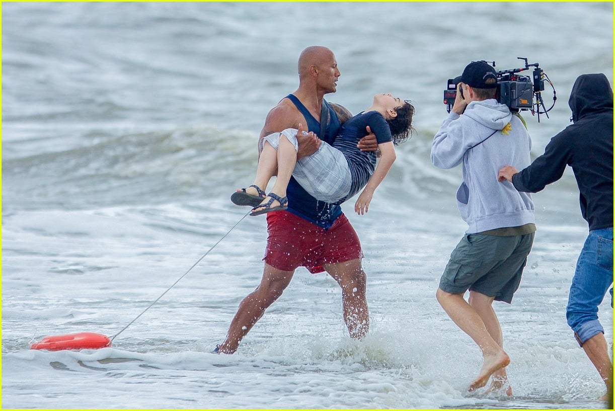 Actor Dylan Efron Performs Drowning Rescue In Miami Actor Dylan Efron Performs Drowning Rescue In Miami