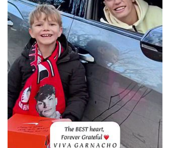 Alejandro Garnacho And The Disappointed Young Fan: An Autograph Incident Alejandro Garnacho And The Disappointed Young Fan: An Autograph Incident