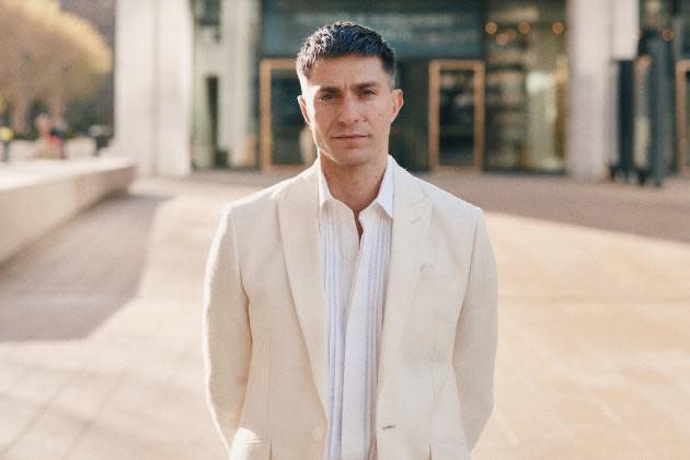 Amazon Prime's Étoile: Gideon Glick's Breakout Role Amazon Prime's Étoile: Gideon Glick's Breakout Role