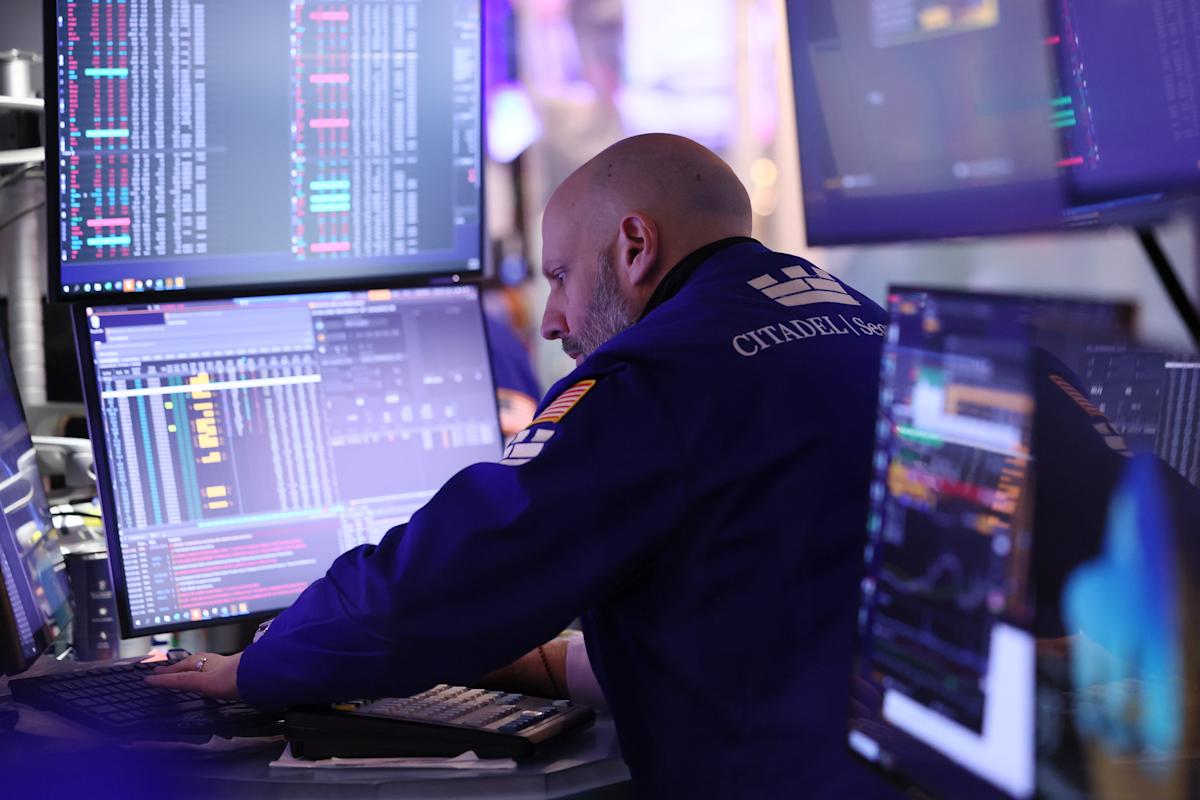Amsterdam Stock Market Plunges: 7% Drop Amidst Trade War Fears Amsterdam Stock Market Plunges: 7% Drop Amidst Trade War Fears