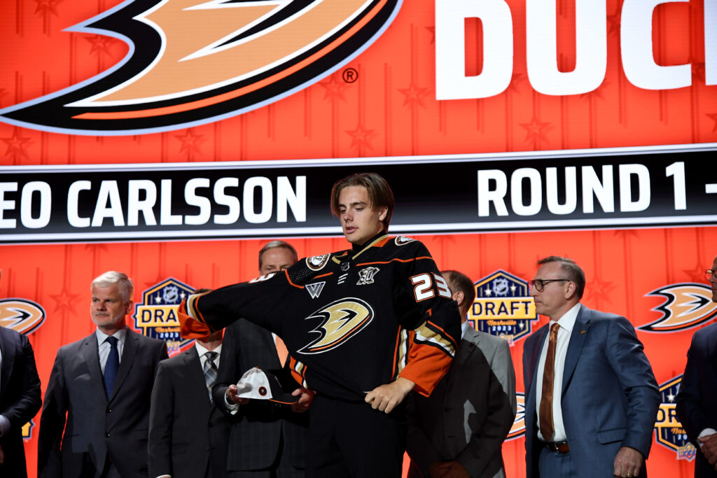 Anaheim Ducks Fall To Dallas Stars Despite Leo Carlsson's Two Goals