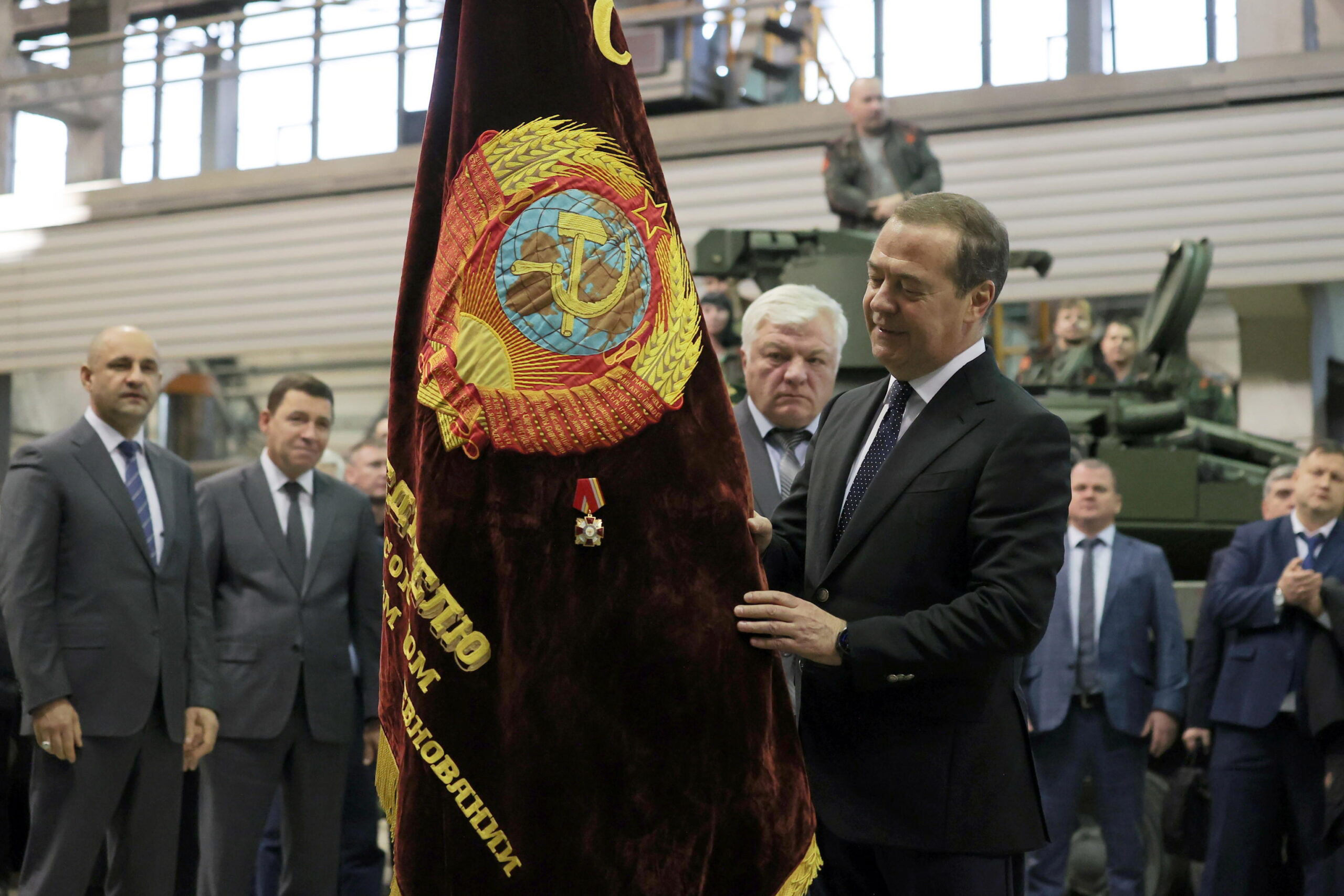 Analisi Della Retorica Di Medvedev: Minacce Nucleari E Il Sentimento Anti-russo Nell'UE Analisi Della Retorica Di Medvedev: Minacce Nucleari E Il Sentimento Anti-russo Nell'UE
