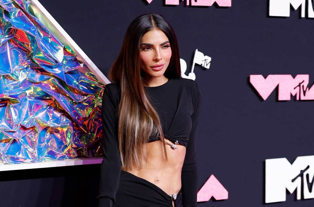 Analyzing The CBS VMA Simulcast: A Threat To MTV's Relevance? Analyzing The CBS VMA Simulcast: A Threat To MTV's Relevance?