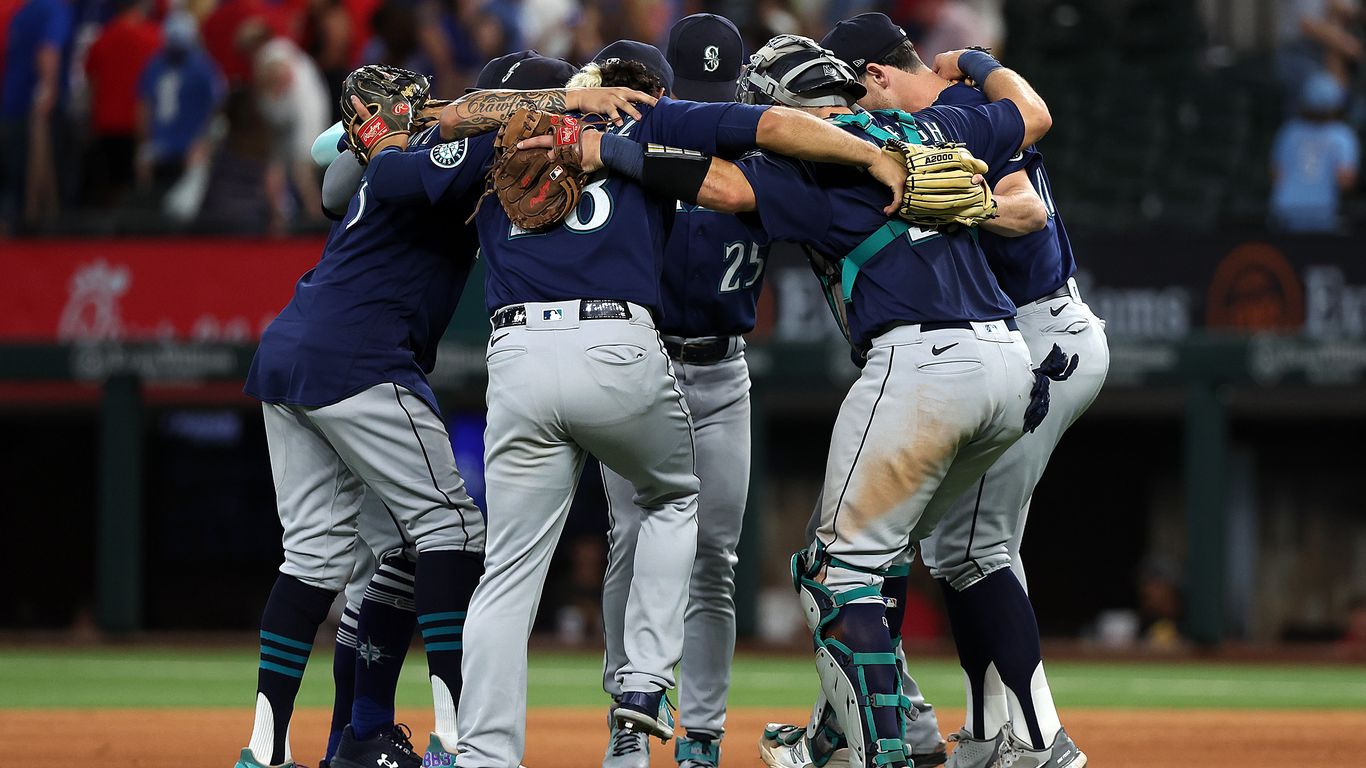 Analyzing The Seattle Mariners' Decision To Retain Their Starting Pitchers Analyzing The Seattle Mariners' Decision To Retain Their Starting Pitchers