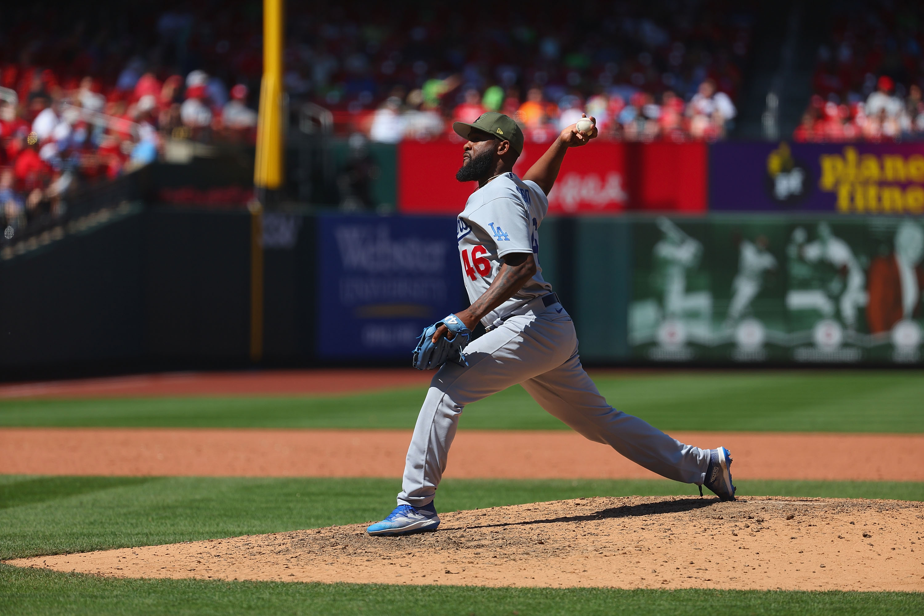Angels And Dodgers Battle Through Shortstop Injuries Angels And Dodgers Battle Through Shortstop Injuries