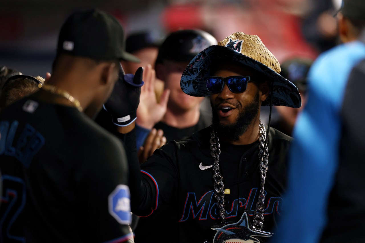Angels' Winning Streak Ends At Eight Against Marlins Angels' Winning Streak Ends At Eight Against Marlins