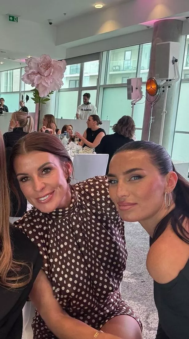 Annie Kilner Shows Off Huge Diamond Ring After Walker Sighting Annie Kilner Shows Off Huge Diamond Ring After Walker Sighting