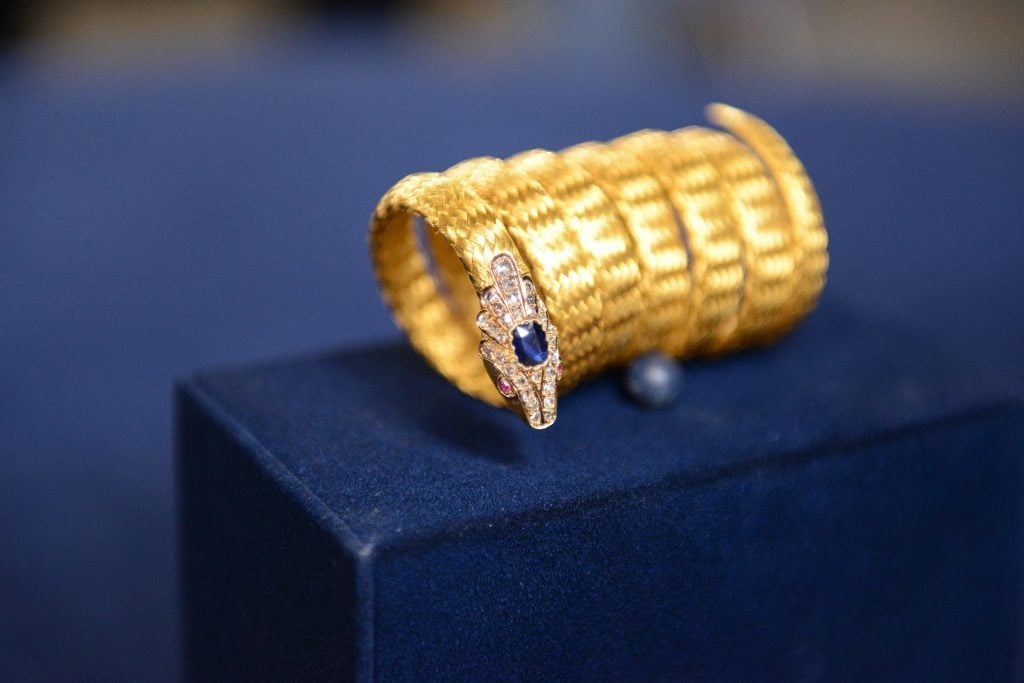 Antiques Roadshow: American Couple's Arrest Following UK Episode Antiques Roadshow: American Couple's Arrest Following UK Episode