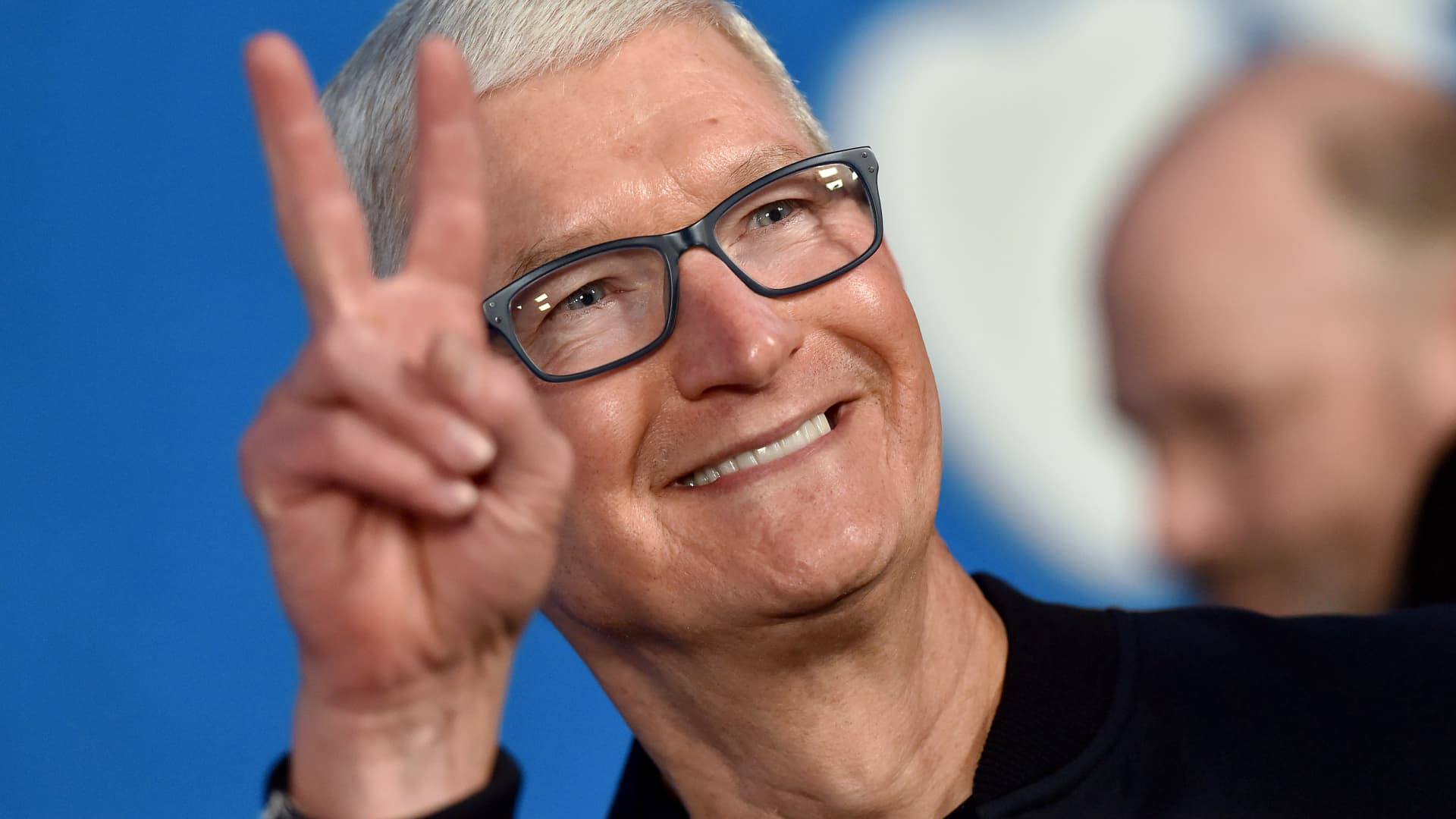 Apple Stock Price Drops On $900 Million Tariff Projection From Tim Cook Apple Stock Price Drops On $900 Million Tariff Projection From Tim Cook