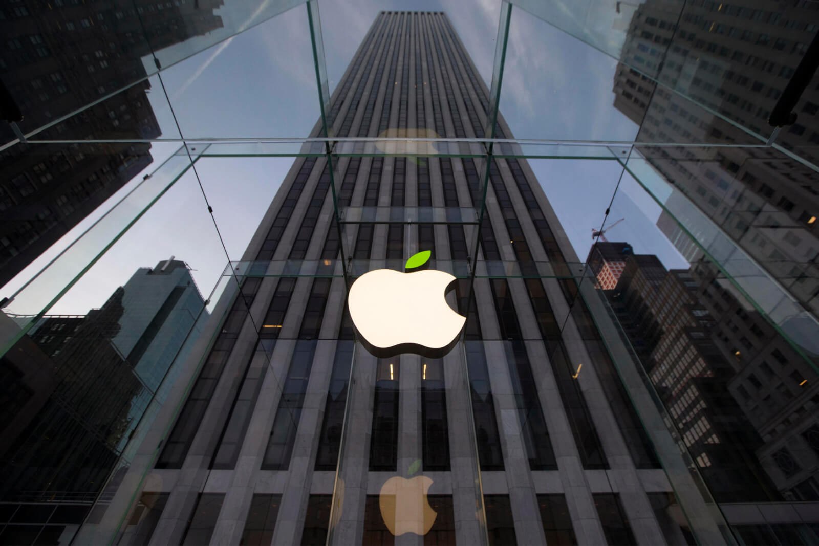 Apple Stock: Strong Q2 Earnings Driven By IPhone Sales Apple Stock: Strong Q2 Earnings Driven By IPhone Sales