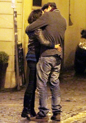 Ashton Kutcher And Mila Kunis: A Roman Holiday That Confounds Rumor Mill Ashton Kutcher And Mila Kunis: A Roman Holiday That Confounds Rumor Mill