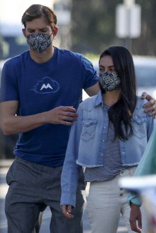Ashton Kutcher And Mila Kunis' Beverly Hills Appearance After Venice Film Work Ashton Kutcher And Mila Kunis' Beverly Hills Appearance After Venice Film Work