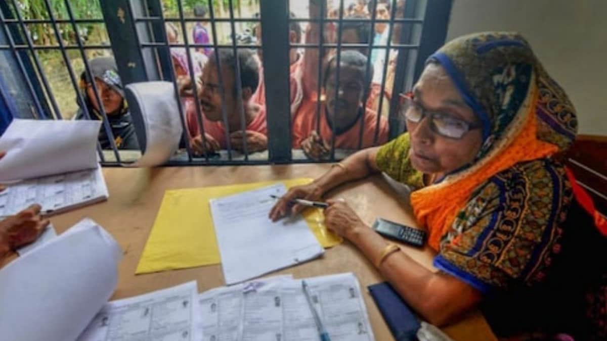 Assam Government To Take Action Against Aadhaar Holders Outside NRC Assam Government To Take Action Against Aadhaar Holders Outside NRC