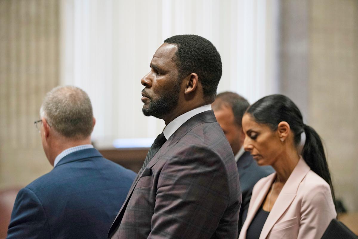 Aunt's Testimony Sheds Light On Kelly's Child-Selling Accusation Aunt's Testimony Sheds Light On Kelly's Child-Selling Accusation