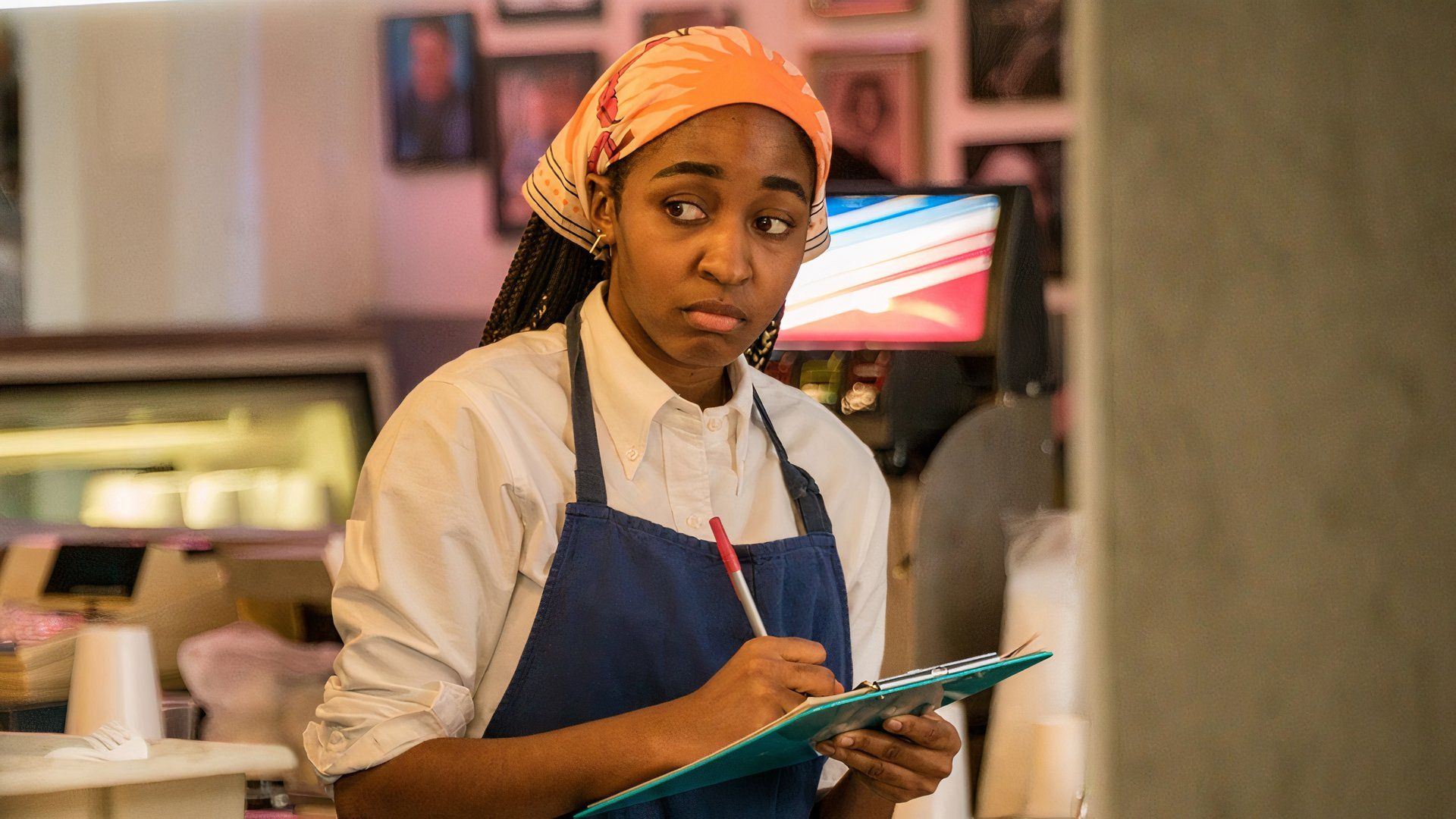 Ayo Edebiri Discusses Her First Relationship: A Same-Sex Experience Ayo Edebiri Discusses Her First Relationship: A Same-Sex Experience