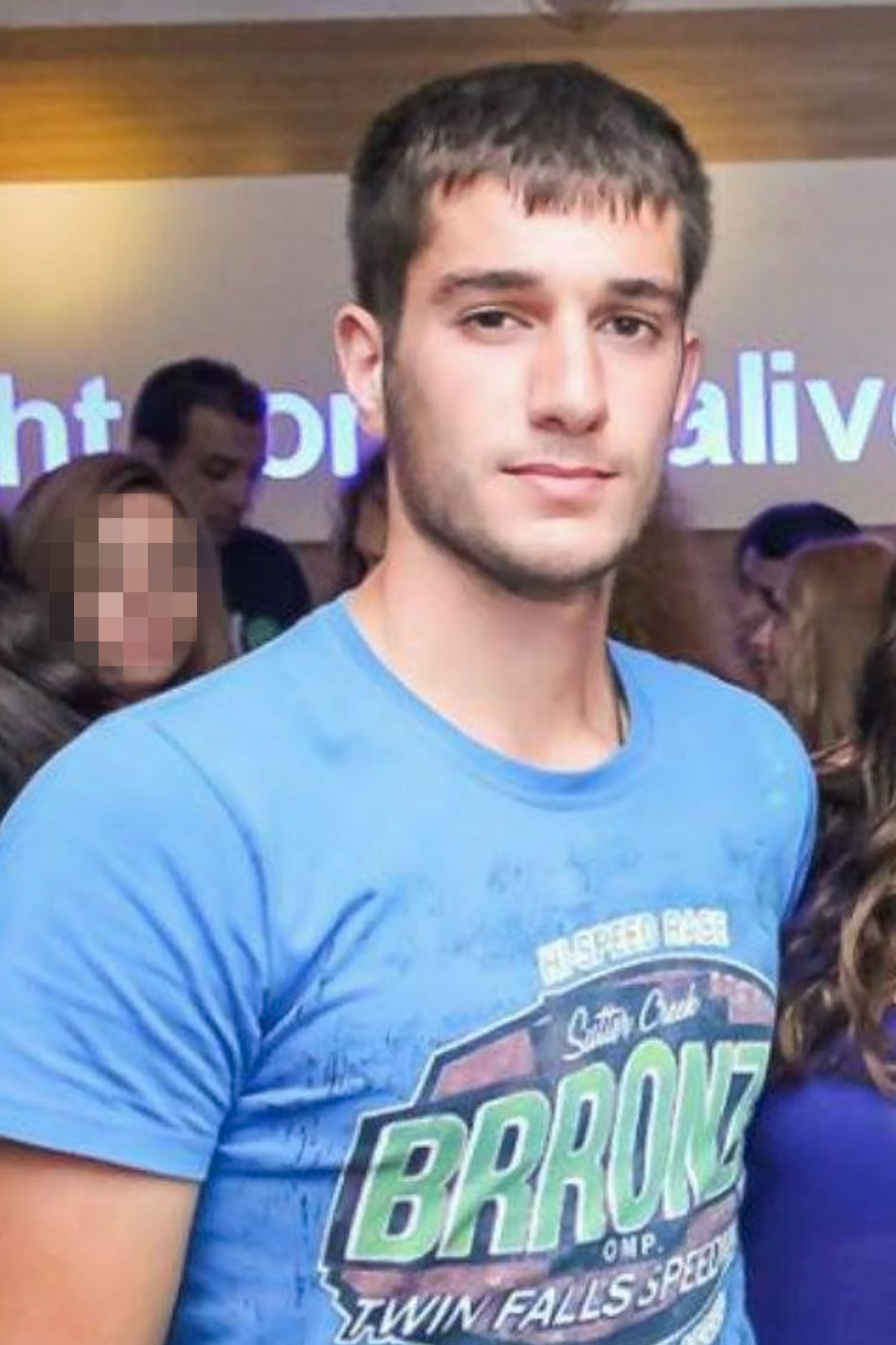 Βαγγέλης Γιακουμάκης: Δικαιοσύνη Για Ένα Θύμα Του Σχολικού Εκφοβισμού Βαγγέλης Γιακουμάκης: Δικαιοσύνη Για Ένα Θύμα Του Σχολικού Εκφοβισμού