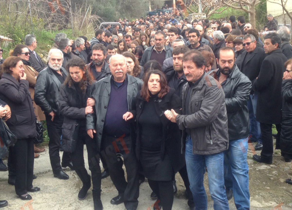 Βαγγέλης Γιακουμάκης: Η Τραγωδία Του 20χρονου Και Η Σκιά Του Bullying Βαγγέλης Γιακουμάκης: Η Τραγωδία Του 20χρονου Και Η Σκιά Του Bullying