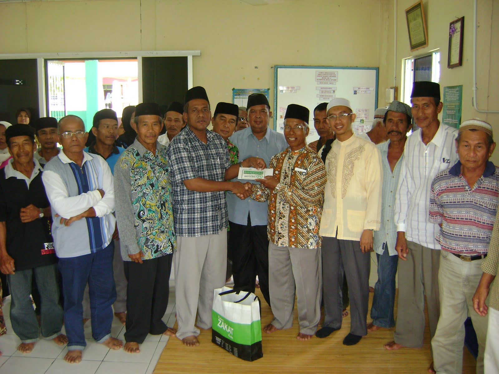 Bantuan Kembali Ke Sekolah Tabung Baitulmal Sarawak Manfaat 125 Pelajar Asnaf Di Sibu (2025) Bantuan Kembali Ke Sekolah Tabung Baitulmal Sarawak Manfaat 125 Pelajar Asnaf Di Sibu (2025)