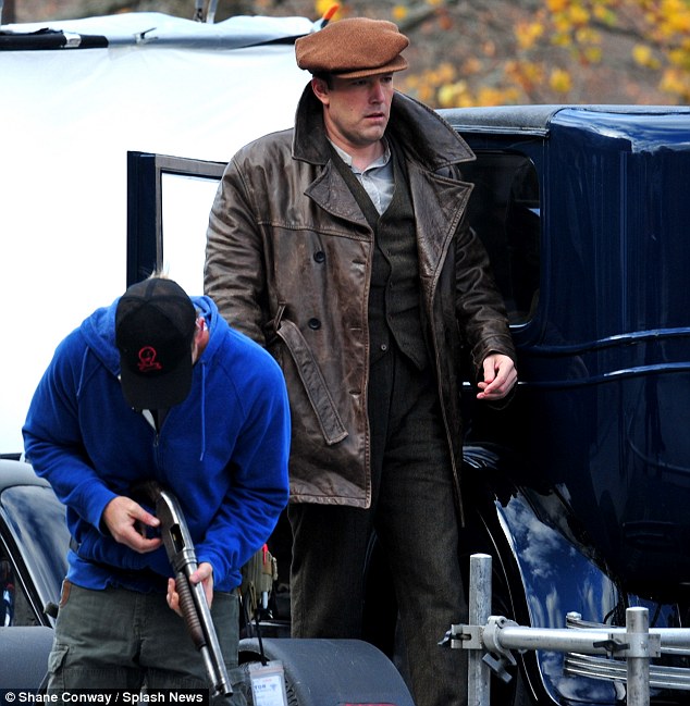 Ben Affleck And Gillian Anderson Film Dramatic Shootout Scene Ben Affleck And Gillian Anderson Film Dramatic Shootout Scene