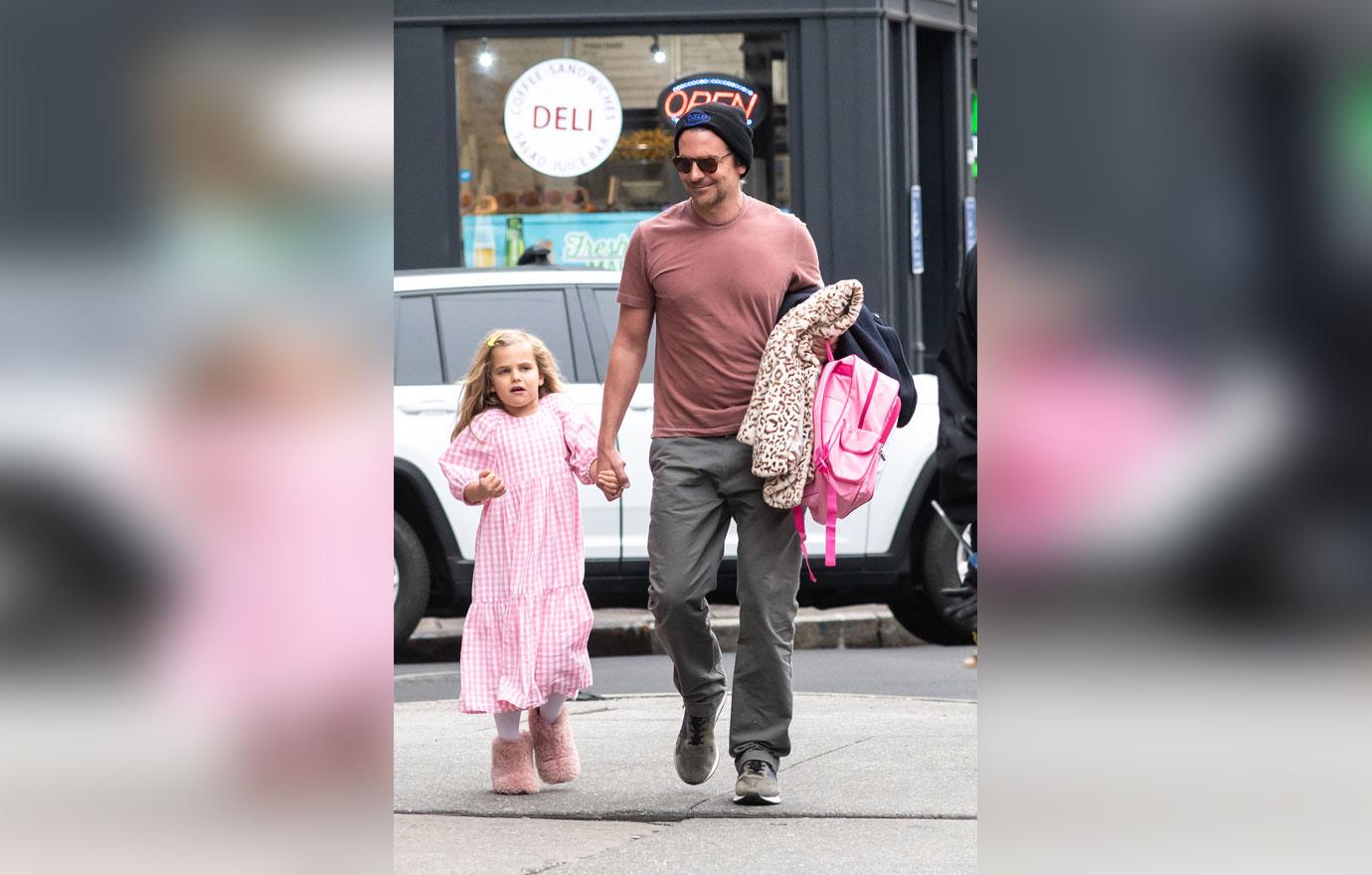 Bradley Cooper And 7-Year-Old Daughter Lea In Green At Super Bowl LIX Bradley Cooper And 7-Year-Old Daughter Lea In Green At Super Bowl LIX