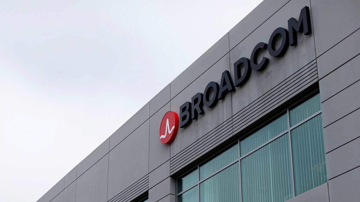 Broadcom's VMware Acquisition: A 1050% Price Surge For AT&T Broadcom's VMware Acquisition: A 1050% Price Surge For AT&T