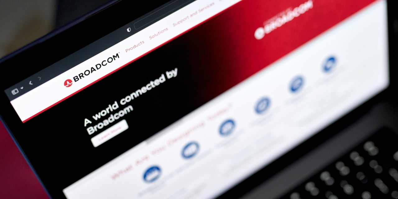 Broadcom's VMware Deal: A 1,050% Price Hike, According To AT&T Broadcom's VMware Deal: A 1,050% Price Hike, According To AT&T