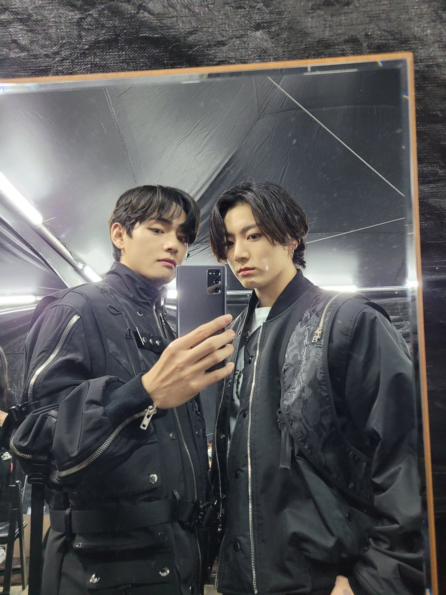 BTS V And Jungkook's Post-Military Physiques: Fan Reactions To Viral Gym Photos BTS V And Jungkook's Post-Military Physiques: Fan Reactions To Viral Gym Photos