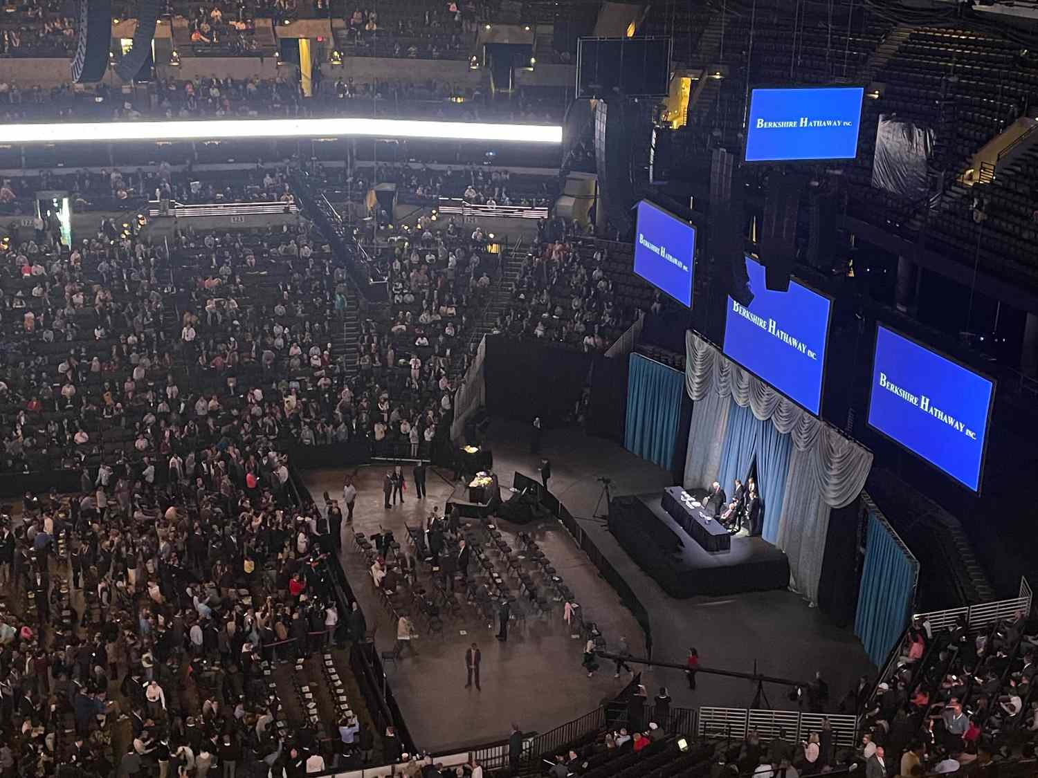 Buffett's Departure: What's Next For Berkshire Hathaway's Apple Investment? Buffett's Departure: What's Next For Berkshire Hathaway's Apple Investment?