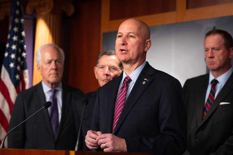 California's EV Mandate: Automakers' Strong Opposition California's EV Mandate: Automakers' Strong Opposition
