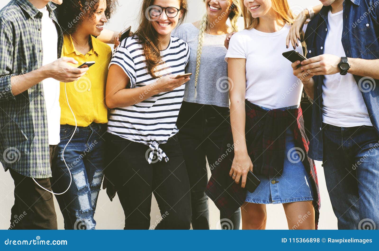 Can Android's Fresh Look Compete With IPhones Among Young Adults? Can Android's Fresh Look Compete With IPhones Among Young Adults?