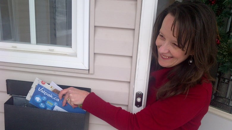 Canada Post Facing Bankruptcy: Should Door-to-Door Mail Delivery End? Canada Post Facing Bankruptcy: Should Door-to-Door Mail Delivery End?