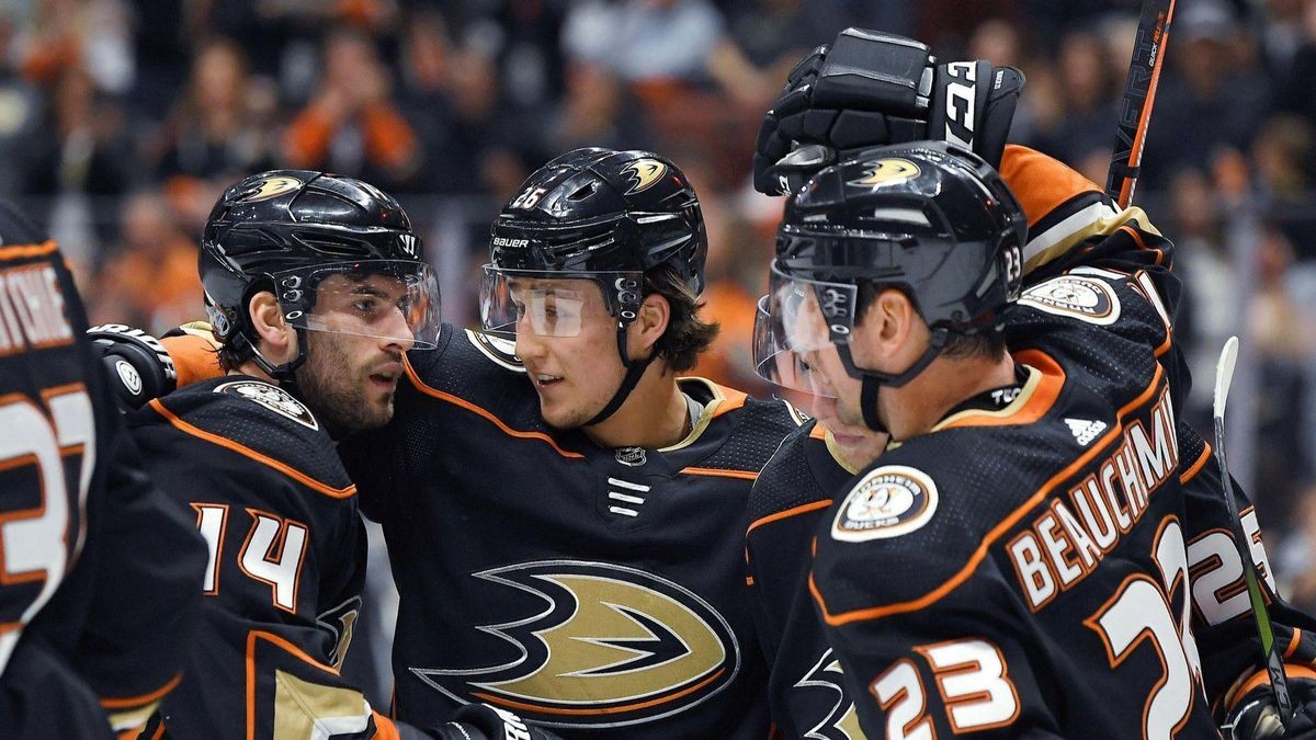 Carlsson's Double Doesn't Prevent Ducks' Overtime Defeat Against Stars Carlsson's Double Doesn't Prevent Ducks' Overtime Defeat Against Stars