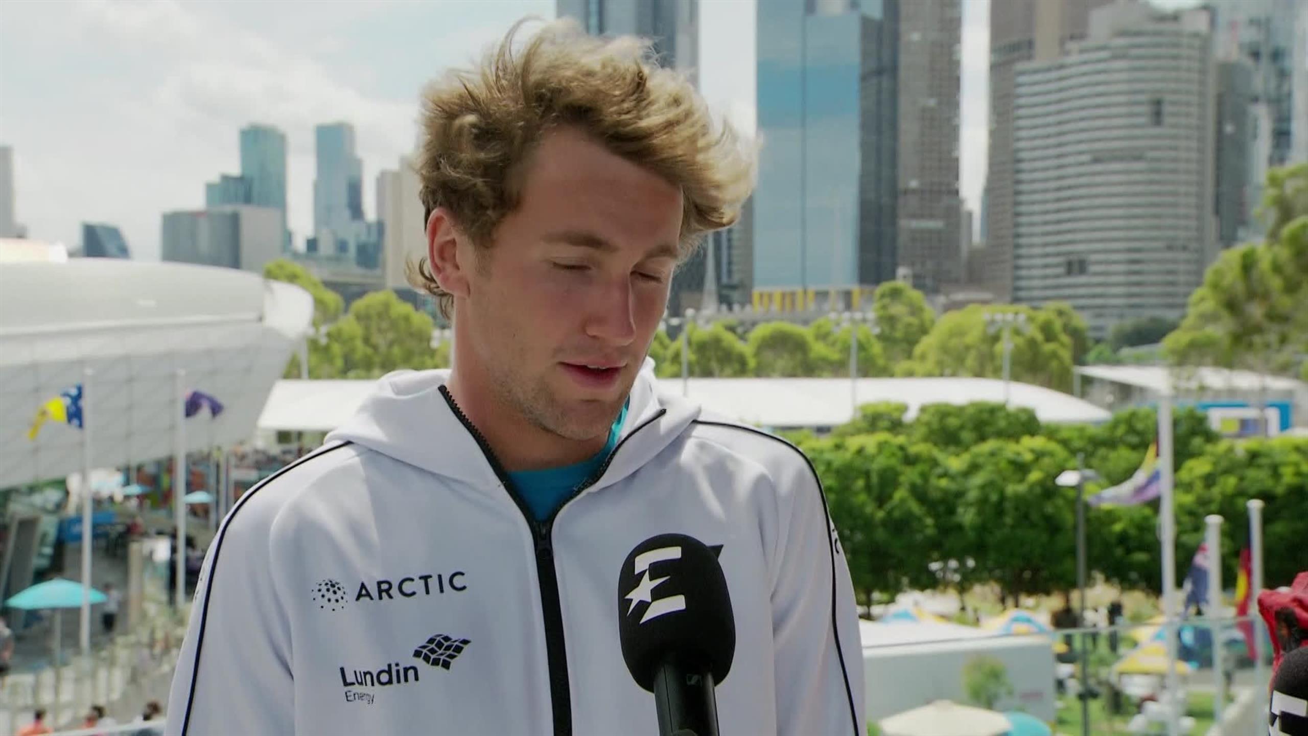 Casper Ruud's Knee Injury Costs Him Roland-Garros Match Against Nuno Borges