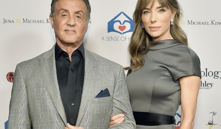 Cât A Încasat Sylvester Stallone Din Franciza Rocky? Cât A Încasat Sylvester Stallone Din Franciza Rocky?