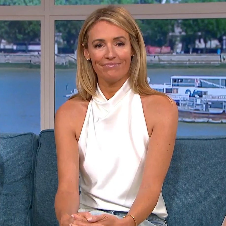Cat Deeley And The Cream Pleated Midi Skirt: A Spring Fashion Staple Cat Deeley And The Cream Pleated Midi Skirt: A Spring Fashion Staple