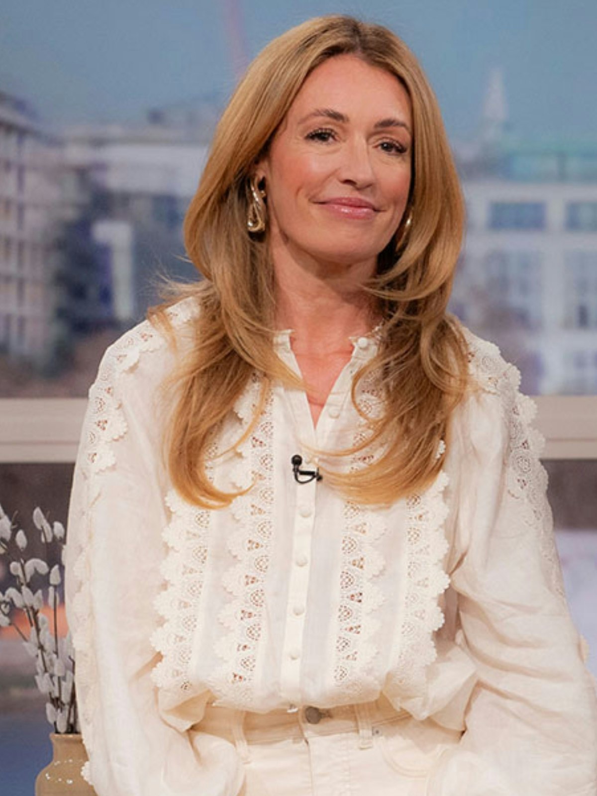Cat Deeley's Pre-Show Dress Malfunction: This Morning Wardrobe Woes Cat Deeley's Pre-Show Dress Malfunction: This Morning Wardrobe Woes