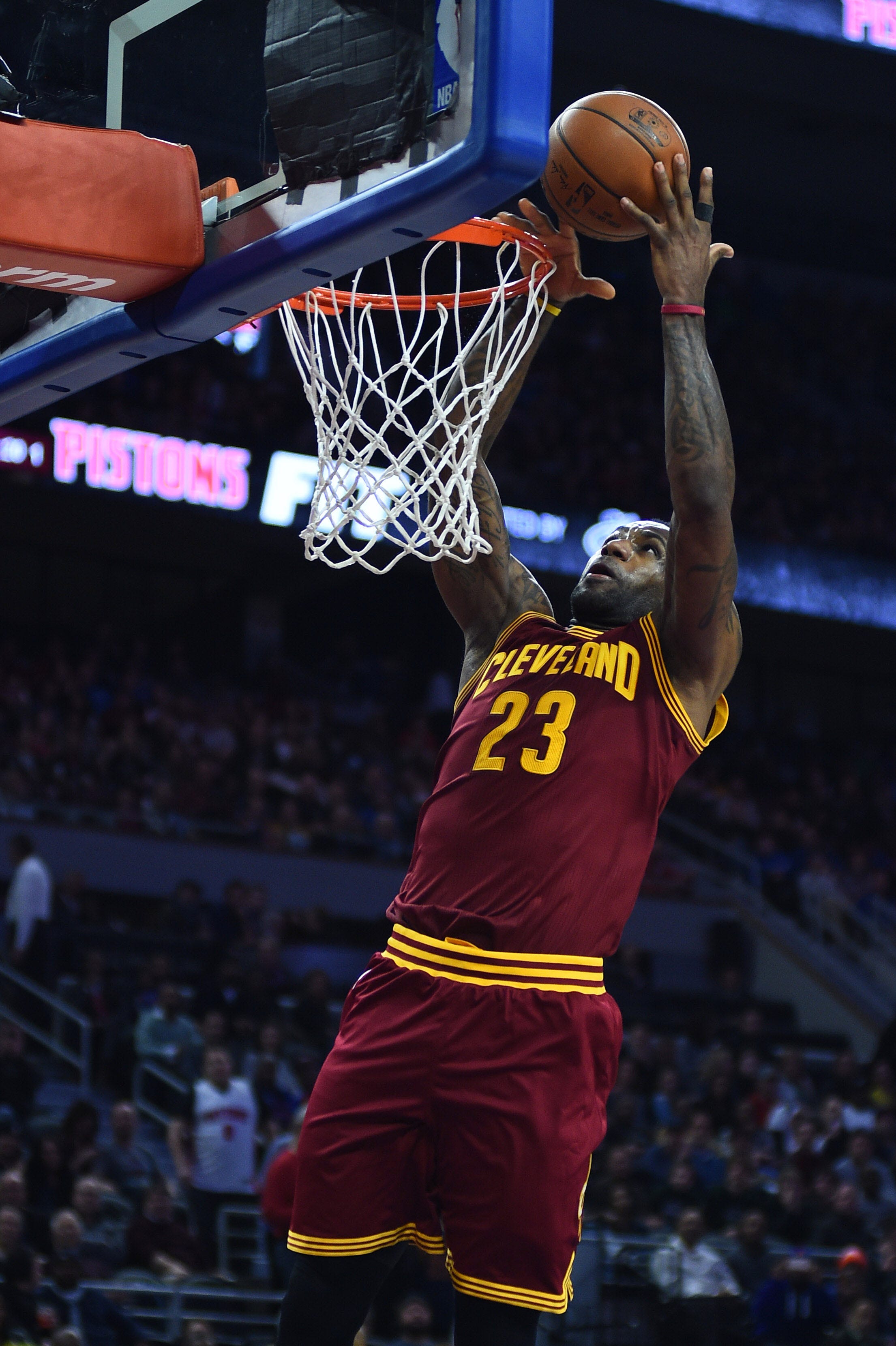 Cavs' Allen Channels LeBron With Spectacular Dunk Against Knicks
