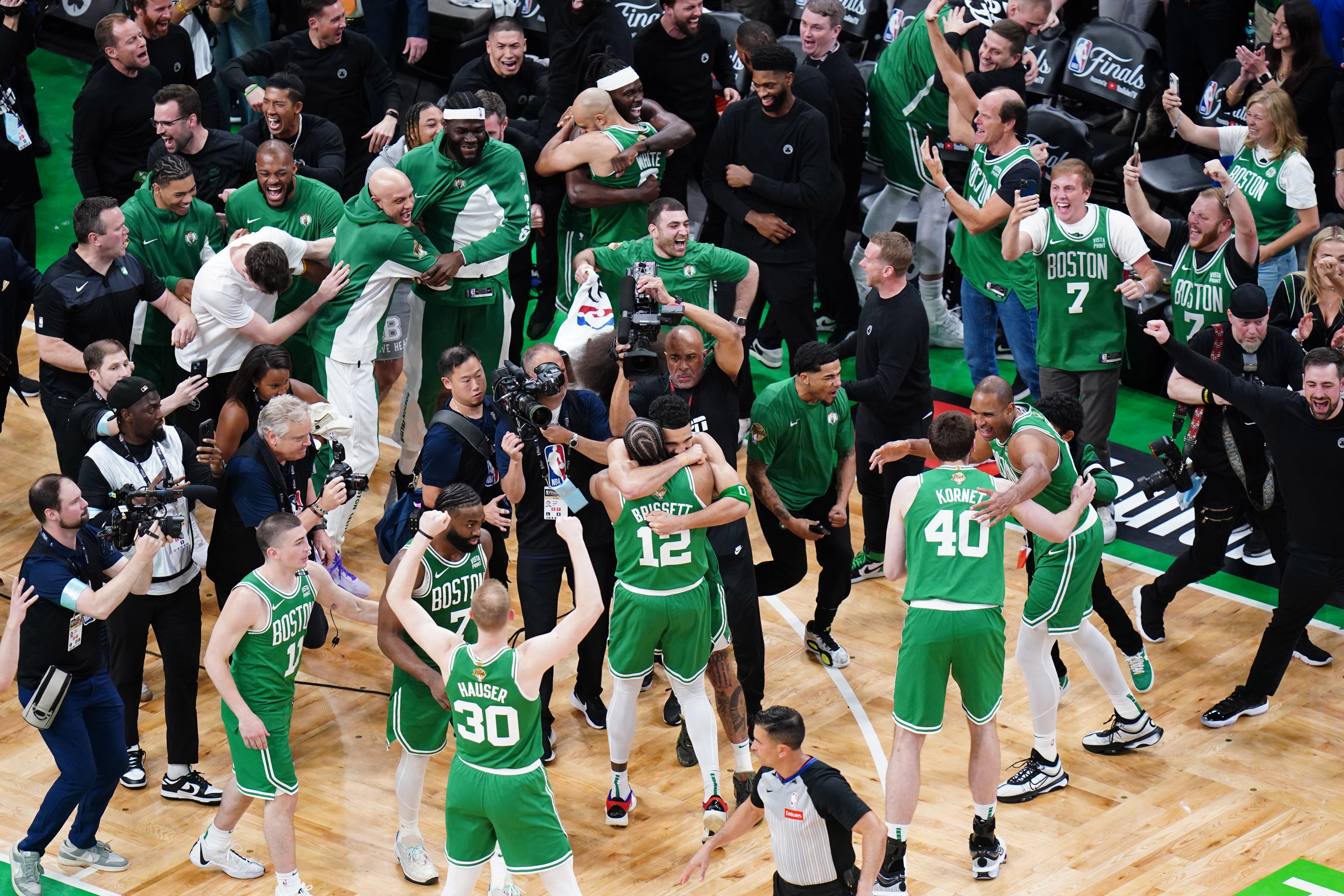 Celtics' Impressive Victory: Division Title Clinched Celtics' Impressive Victory: Division Title Clinched
