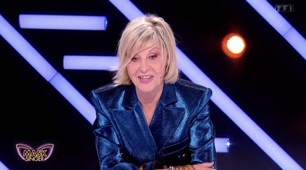 Chantal Ladesou Critique Inès Reg : Les Coulisses De Mask Singer Chantal Ladesou Critique Inès Reg : Les Coulisses De Mask Singer