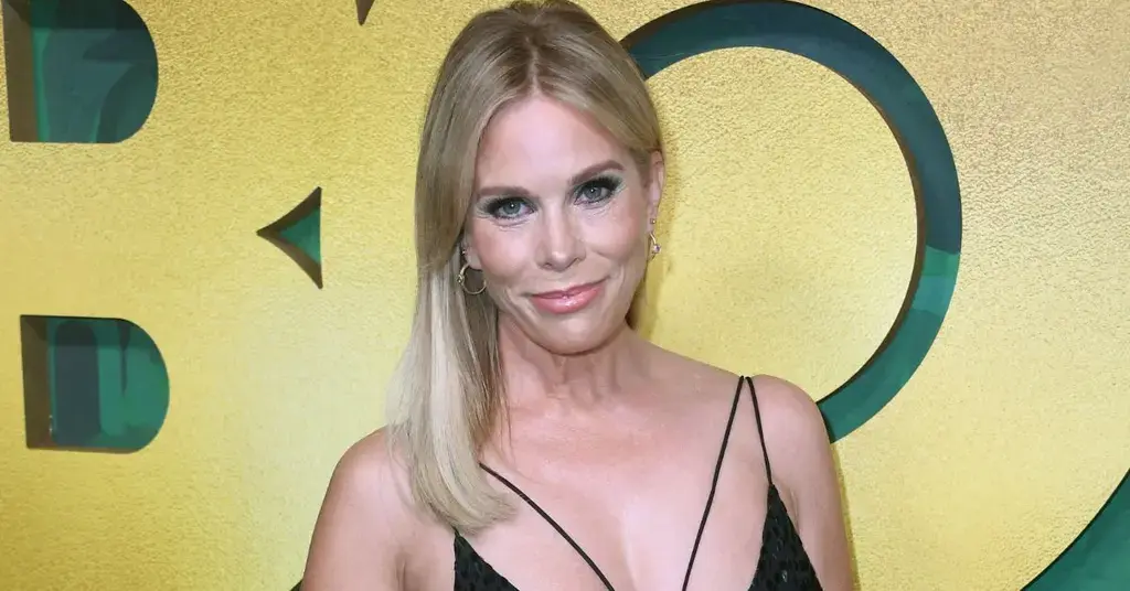 Cheryl Hines Responds To RFK Jr. Sexting Scandal With Strict Ultimatum Cheryl Hines Responds To RFK Jr. Sexting Scandal With Strict Ultimatum
