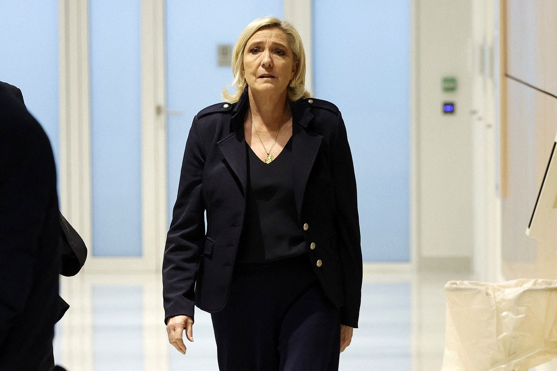 Cinq Ans D'Inéligibilité Pour Marine Le Pen : La France Divisée Cinq Ans D'Inéligibilité Pour Marine Le Pen : La France Divisée