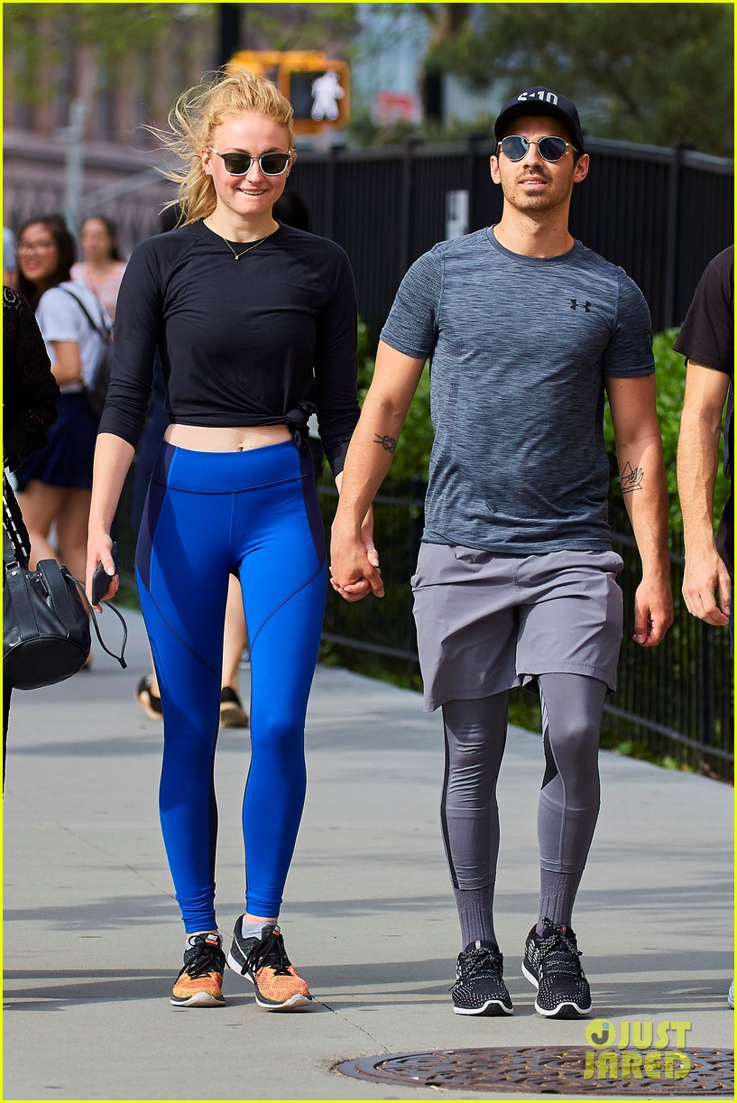 Clever Response: Joe Jonas And The Couple's Argument Clever Response: Joe Jonas And The Couple's Argument