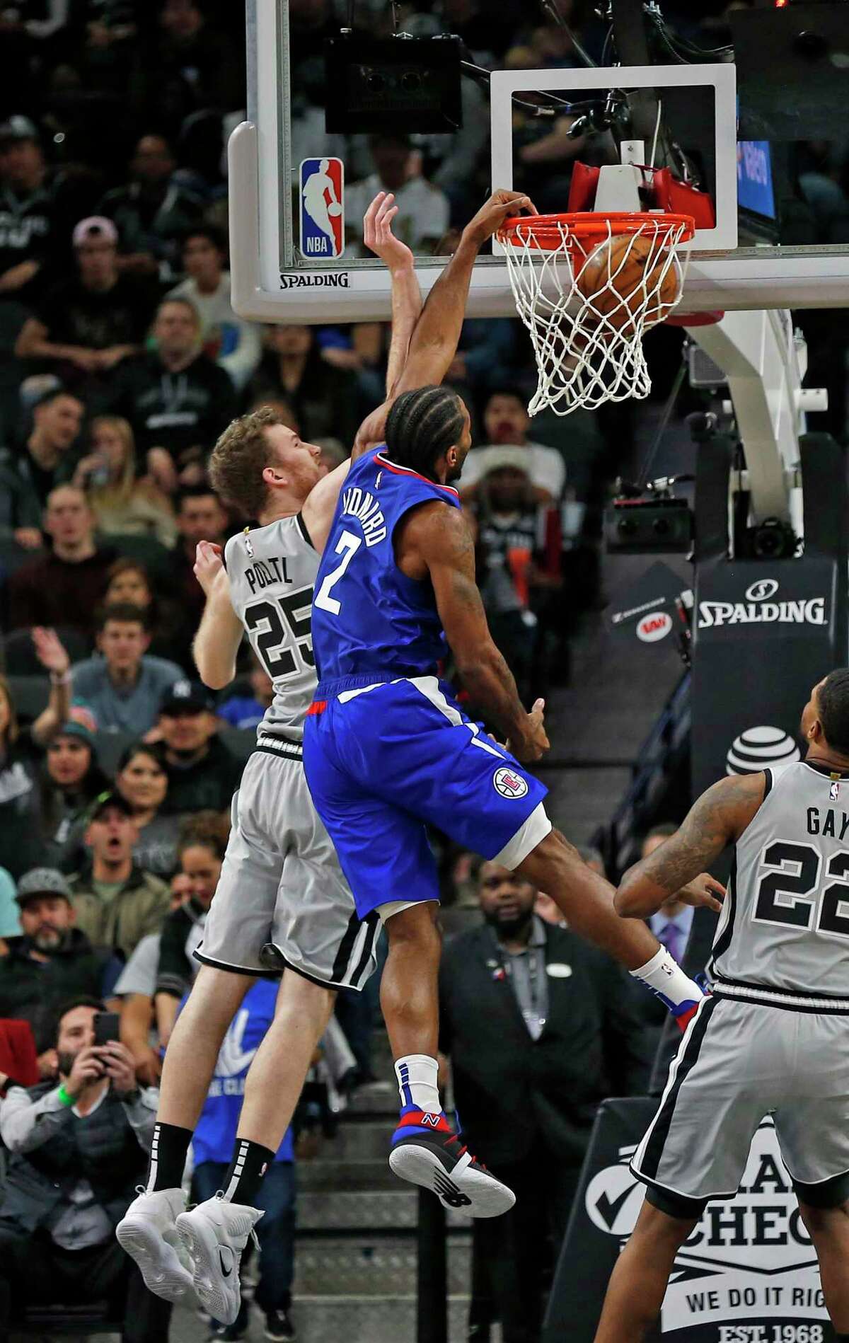 Clippers Defeat Cavaliers: Kawhi Leonard Leads The Charge Clippers Defeat Cavaliers: Kawhi Leonard Leads The Charge
