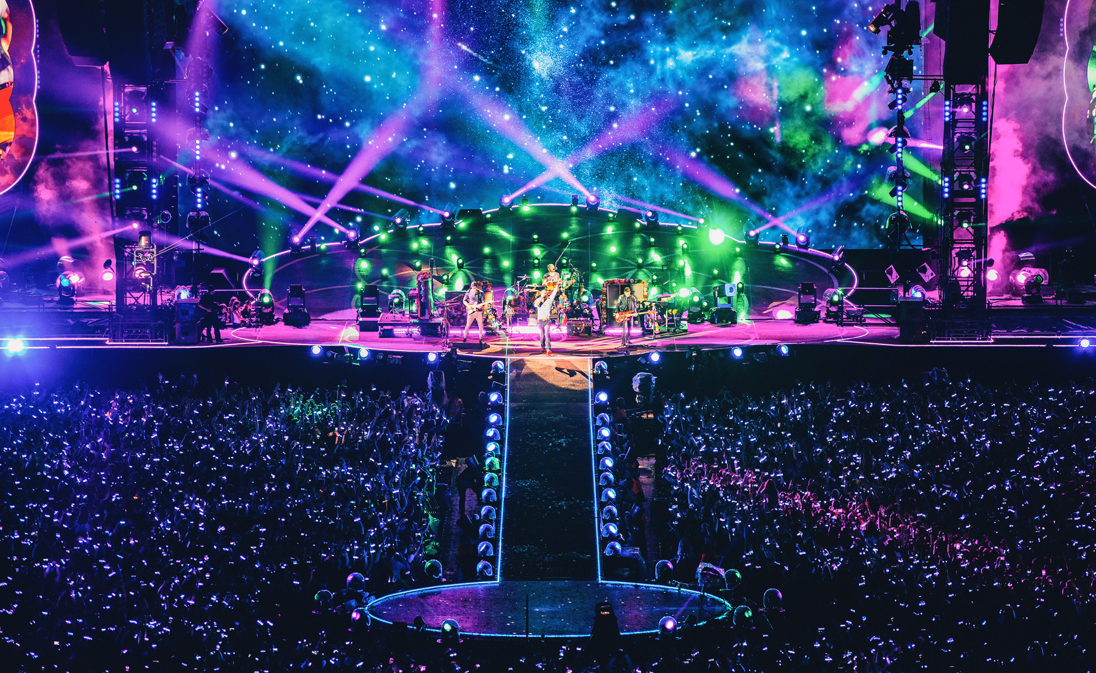 Coldplay's No. 1 Concert: Music, Lights, And A Message Of Love Coldplay's No. 1 Concert: Music, Lights, And A Message Of Love