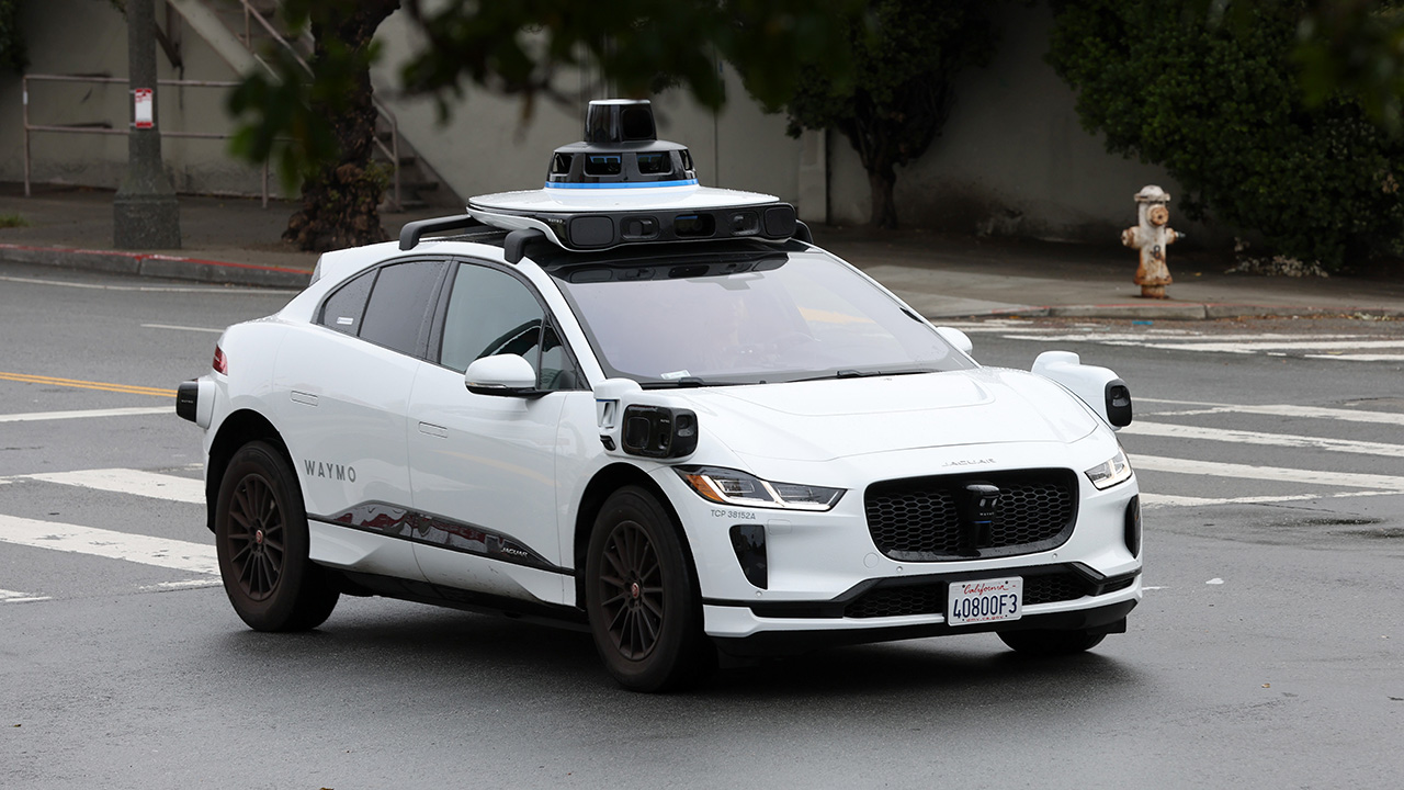 Competition Heats Up: Uber And Waymo's Robotaxi Launch In Austin Competition Heats Up: Uber And Waymo's Robotaxi Launch In Austin