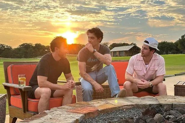 Couple Fights Publicly Over Joe Jonas; His Response Couple Fights Publicly Over Joe Jonas; His Response